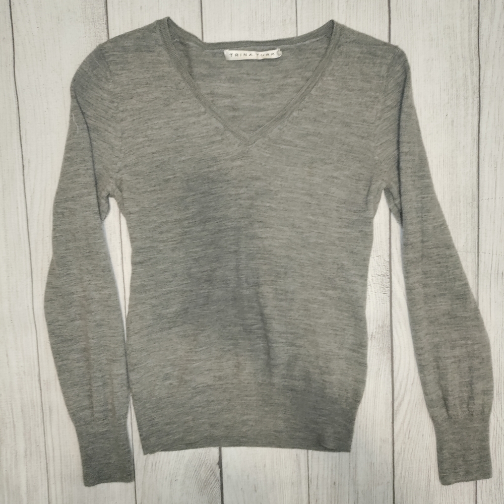 Trina Turk gray v neck fitted sweater size small
